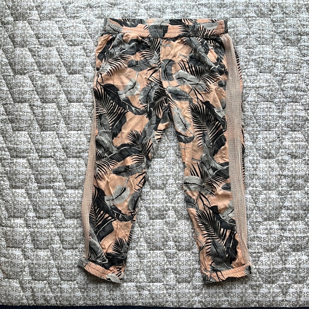 Rip Curl cropped pattern pants with mesh sides size medium